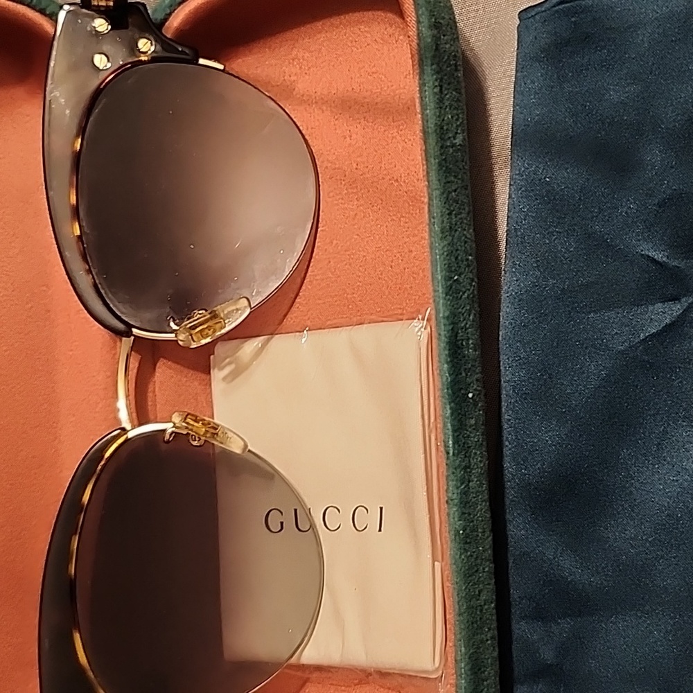 Gucci Sunglasses - Picture 4 of 8